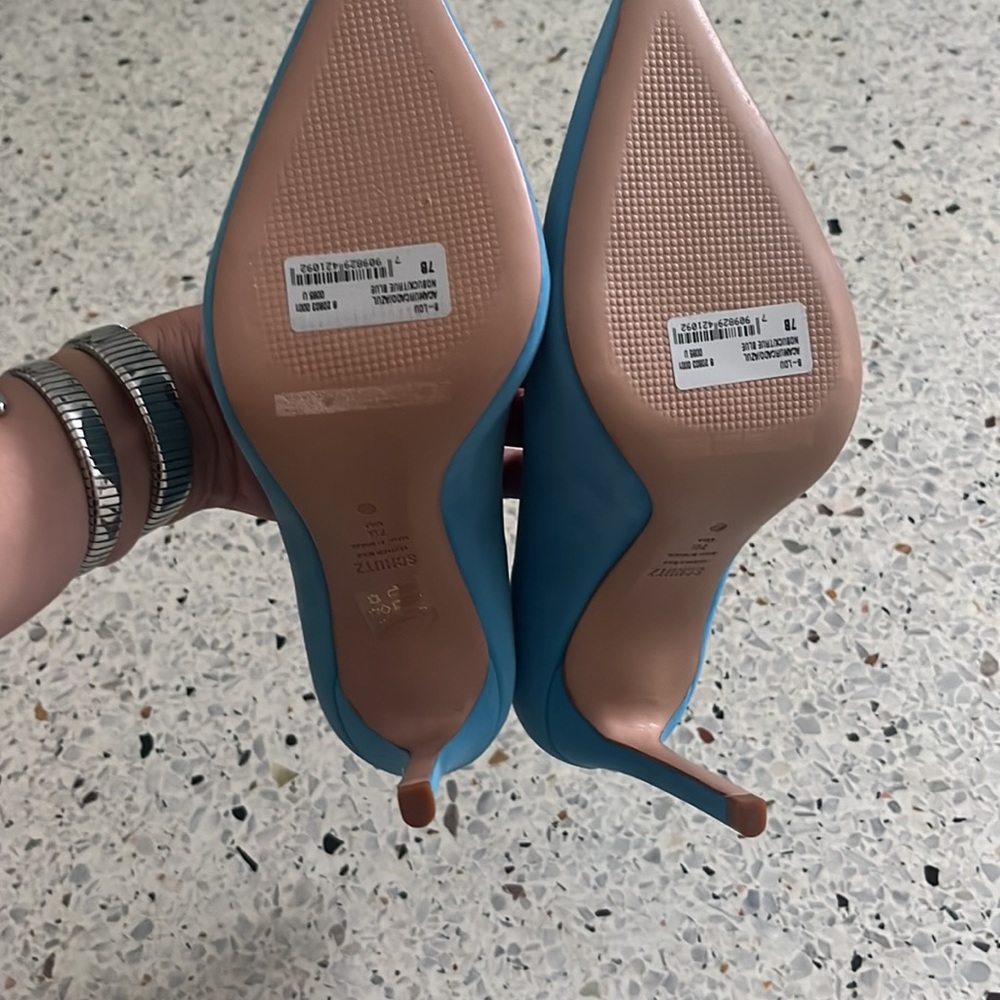 Blue pumps - Picture 3 of 3